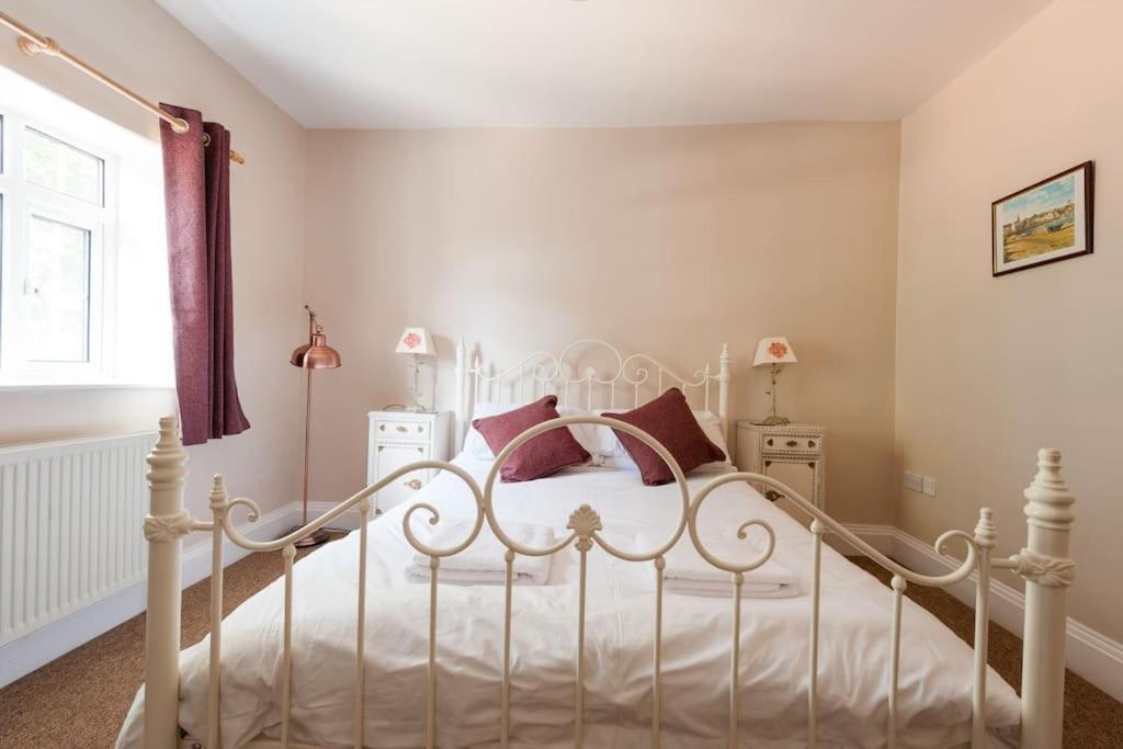 Firs Sleeps 15 Stunning Country House With Hot Tub Sudbourne Eksteriør billede