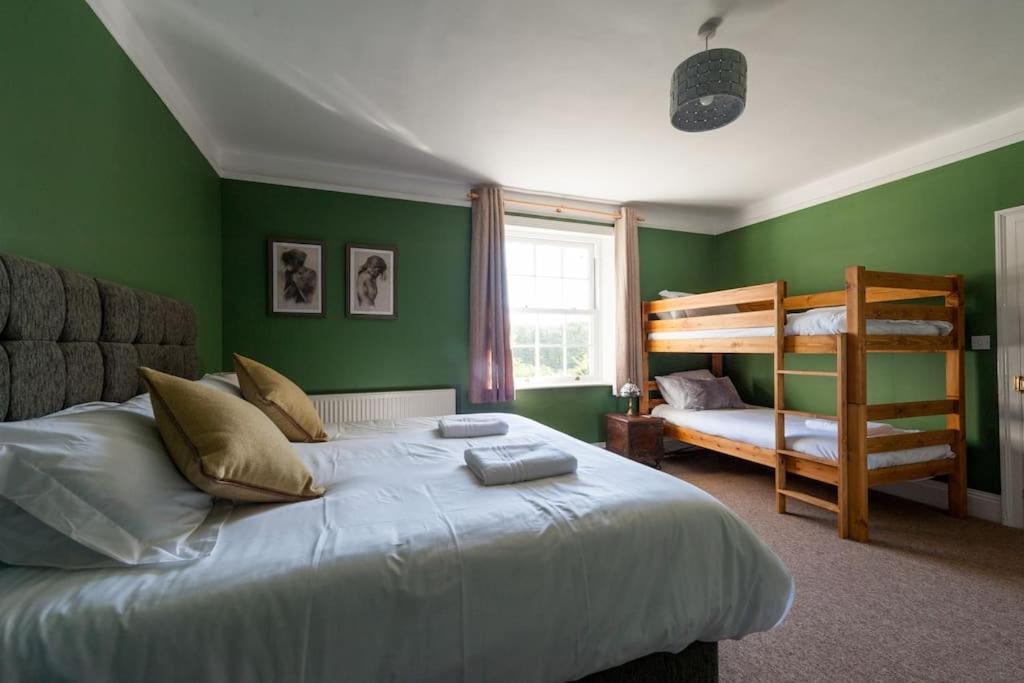Firs Sleeps 15 Stunning Country House With Hot Tub Sudbourne Eksteriør billede