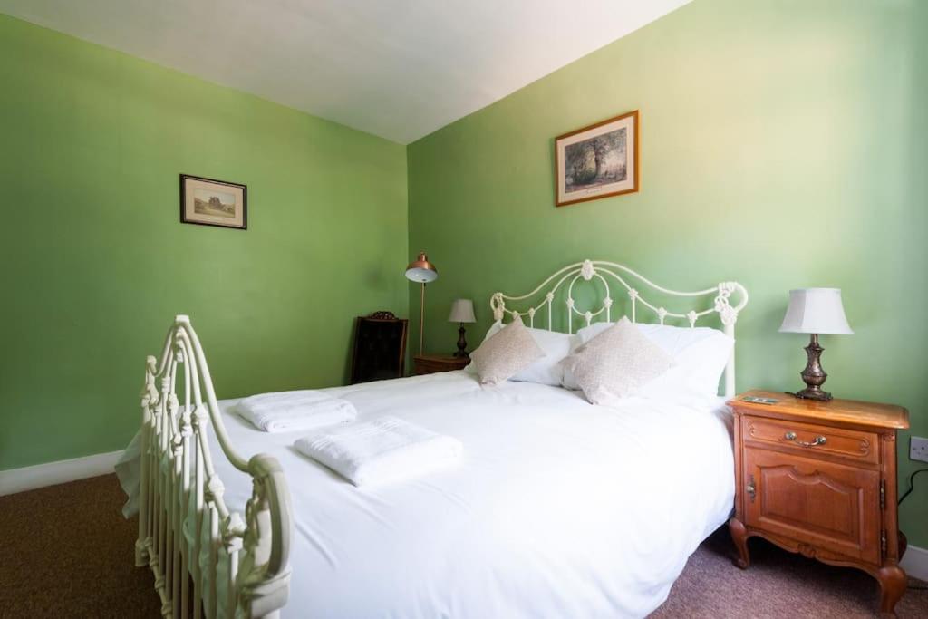 Firs Sleeps 15 Stunning Country House With Hot Tub Sudbourne Eksteriør billede