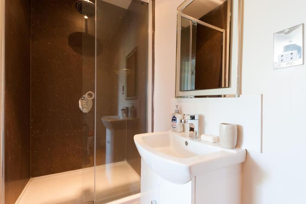 Firs Sleeps 15 Stunning Country House With Hot Tub Sudbourne Eksteriør billede