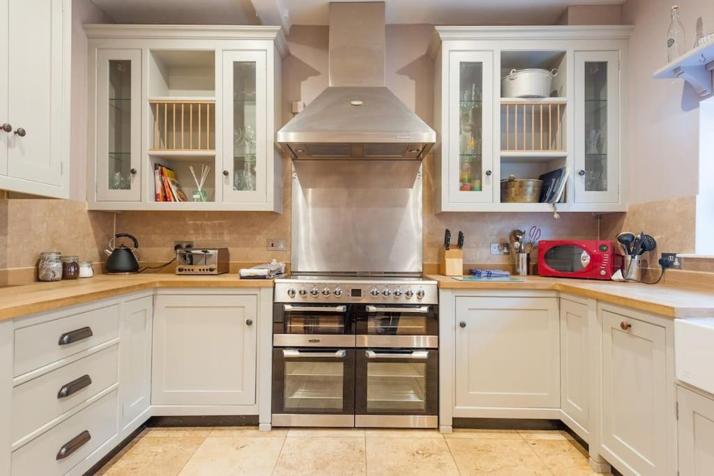 Firs Sleeps 15 Stunning Country House With Hot Tub Sudbourne Eksteriør billede