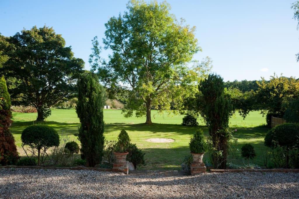 Firs Sleeps 15 Stunning Country House With Hot Tub Sudbourne Eksteriør billede