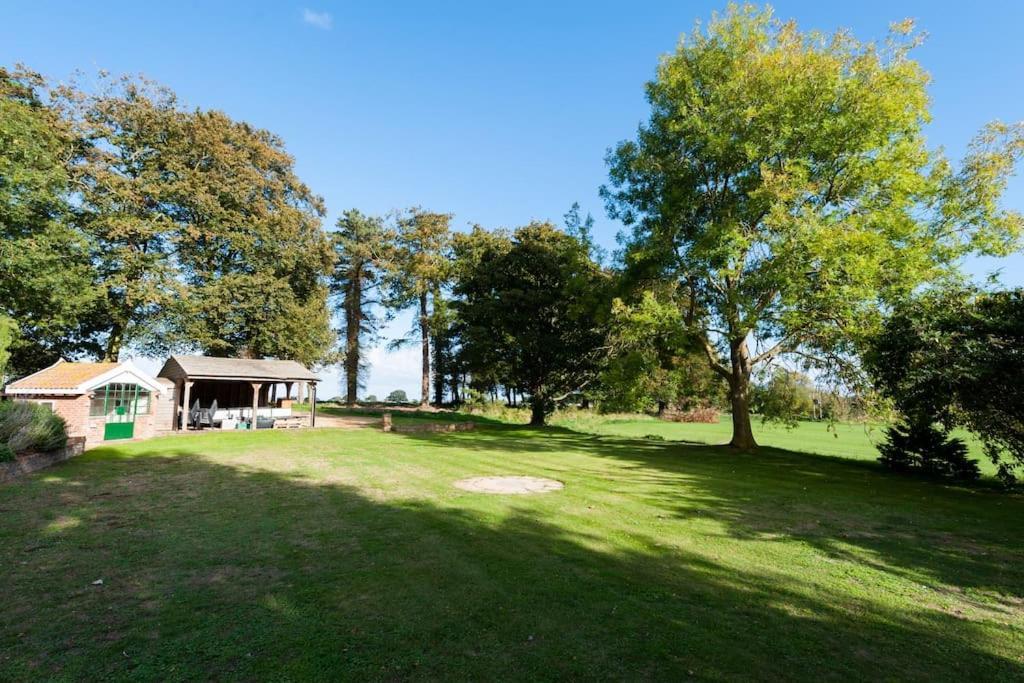 Firs Sleeps 15 Stunning Country House With Hot Tub Sudbourne Eksteriør billede